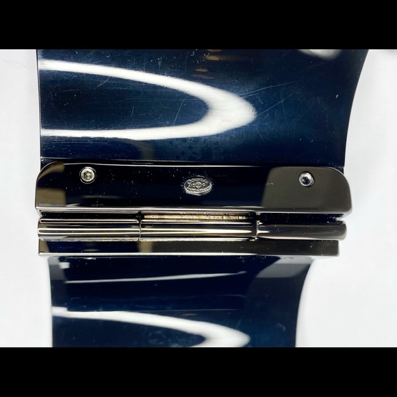 Authentic Chanel Festival Resin Camellia Cuff - Picture 7 of 10